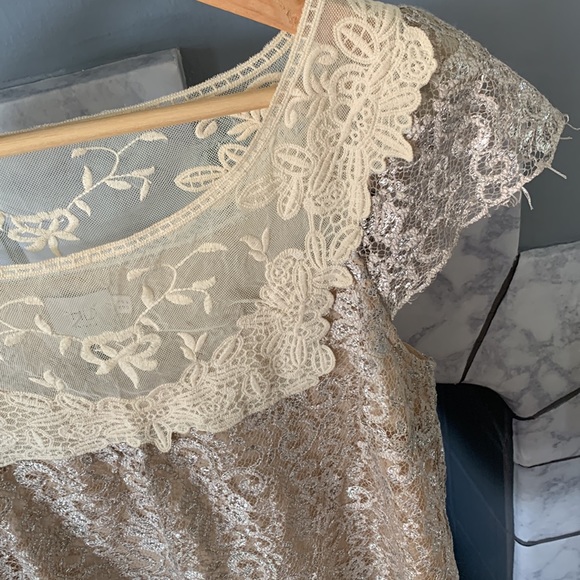 HD in Paris Top - Picture 5 of 12